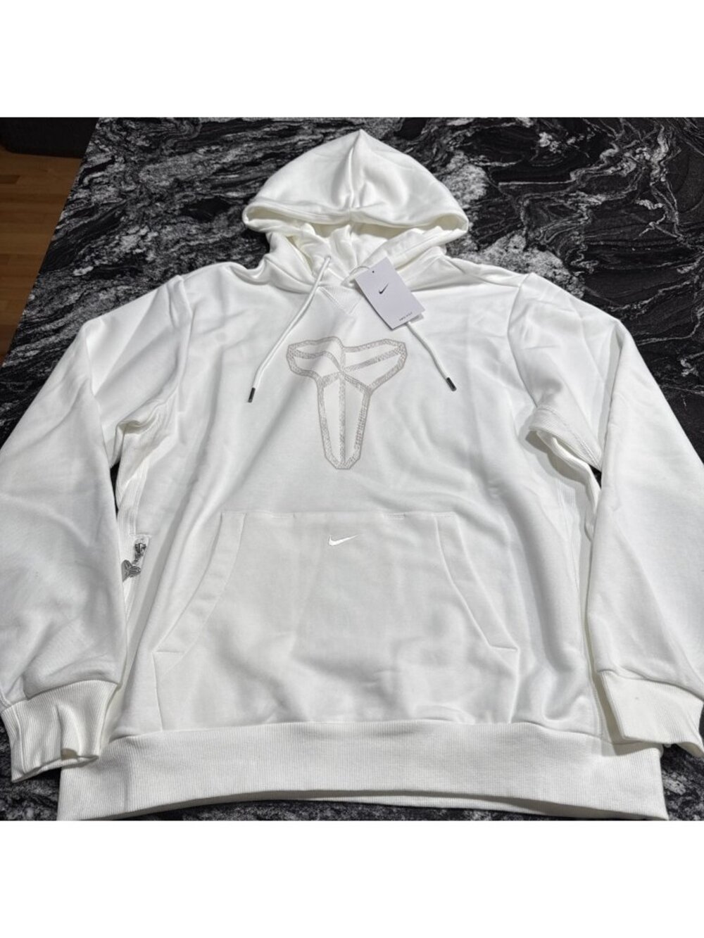 Nike Kobe Pullover Hoodie Summit White Men’s Size XL HF0066-100 Brand New